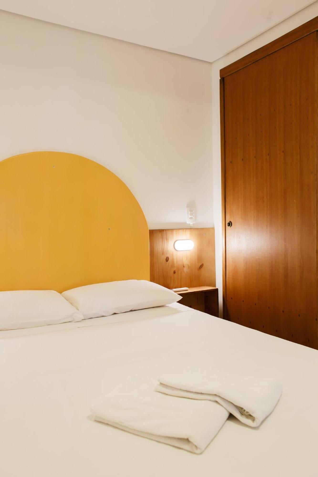 Babitonga Hostel - 100M Da Prainha Сан-Франсиску-ду-Сул Экстерьер фото